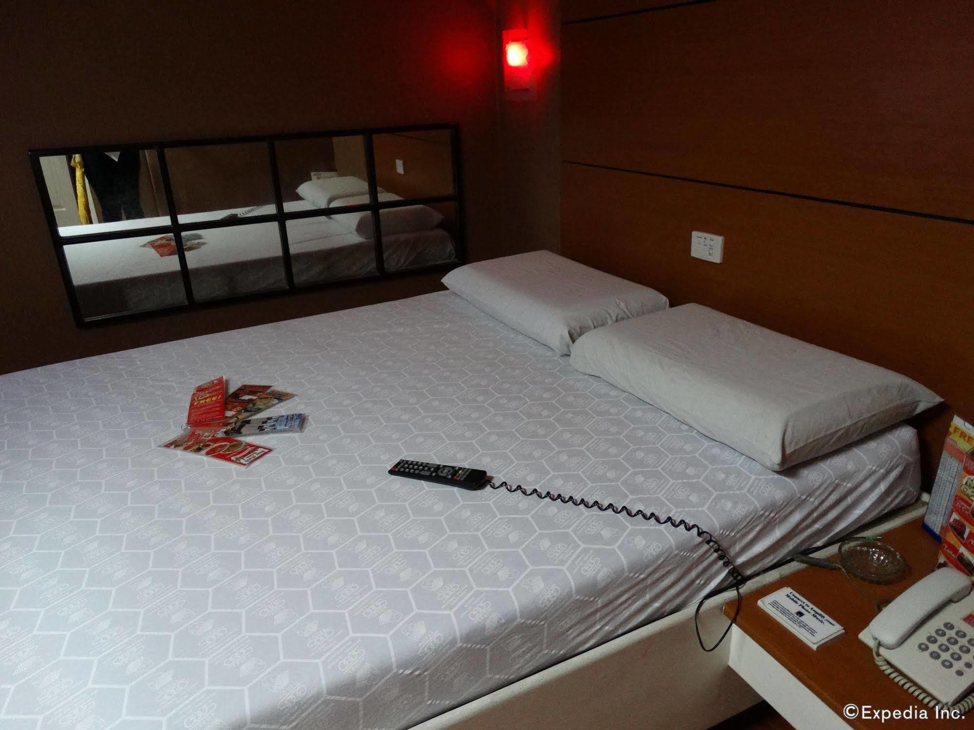 崇光季里诺电机驱动酒店 马尼拉 外观 照片